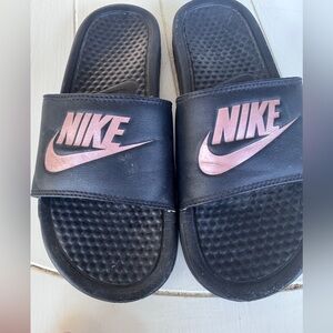 Nike Benassi black and rose gold cushioned slides. Womens size 8